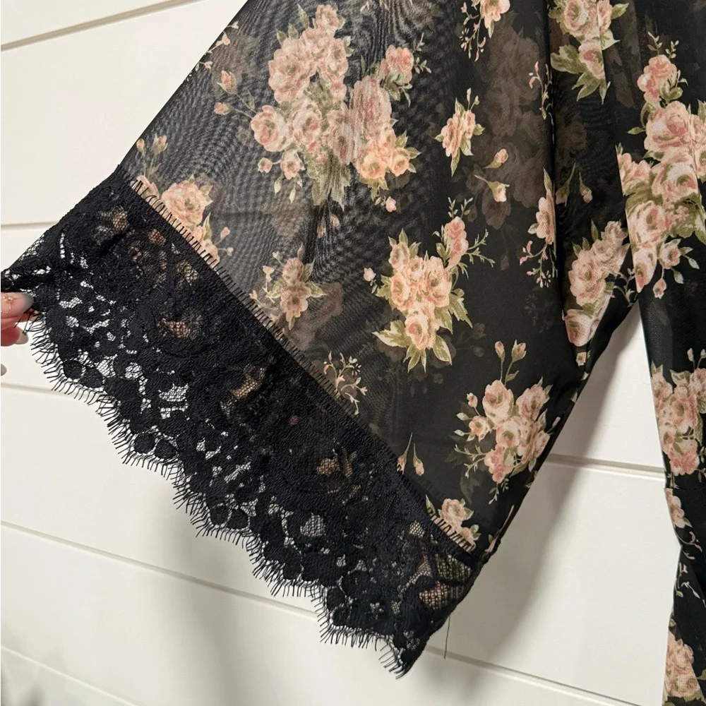 Band of Gypsies Black Floral Lace-Trim Sheer Robe with Blush Roses Size M - Picture 3 of 7